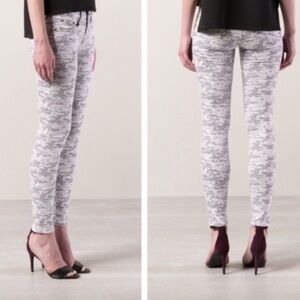 Grey Camo rag & bone Skinny Jeans
Size 28
Skinny